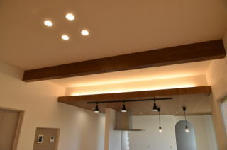 $B>.NS;T!!J?207z$FCmJ8=;Bp!!CGG.Ey5i(B6$B!J(BHEAT20G2$B!K$NJ?20!!Fb4Q(B